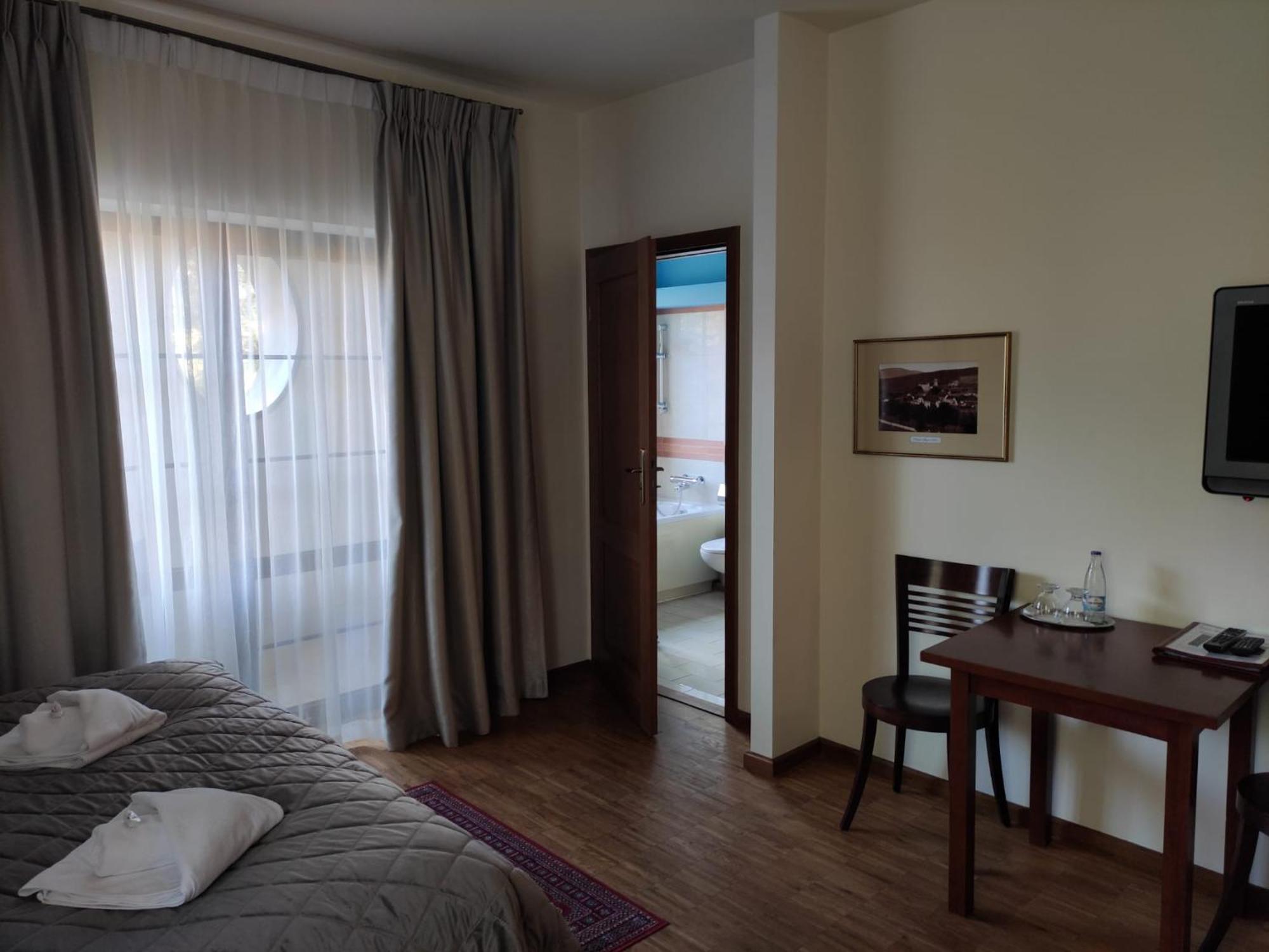 Jasny Dwor Hotel โปลานิซา-สดรอยจ์ ภายนอก รูปภาพ