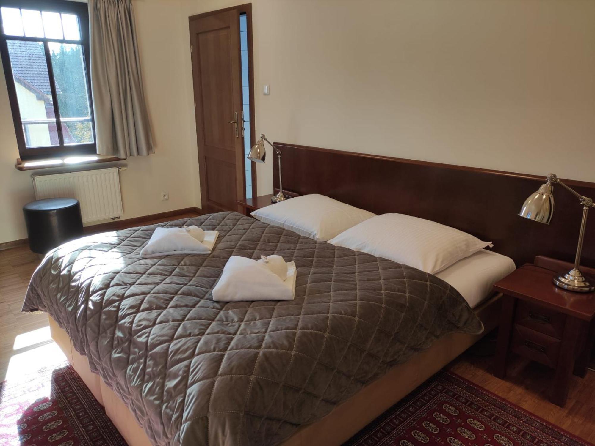 Jasny Dwor Hotel โปลานิซา-สดรอยจ์ ภายนอก รูปภาพ