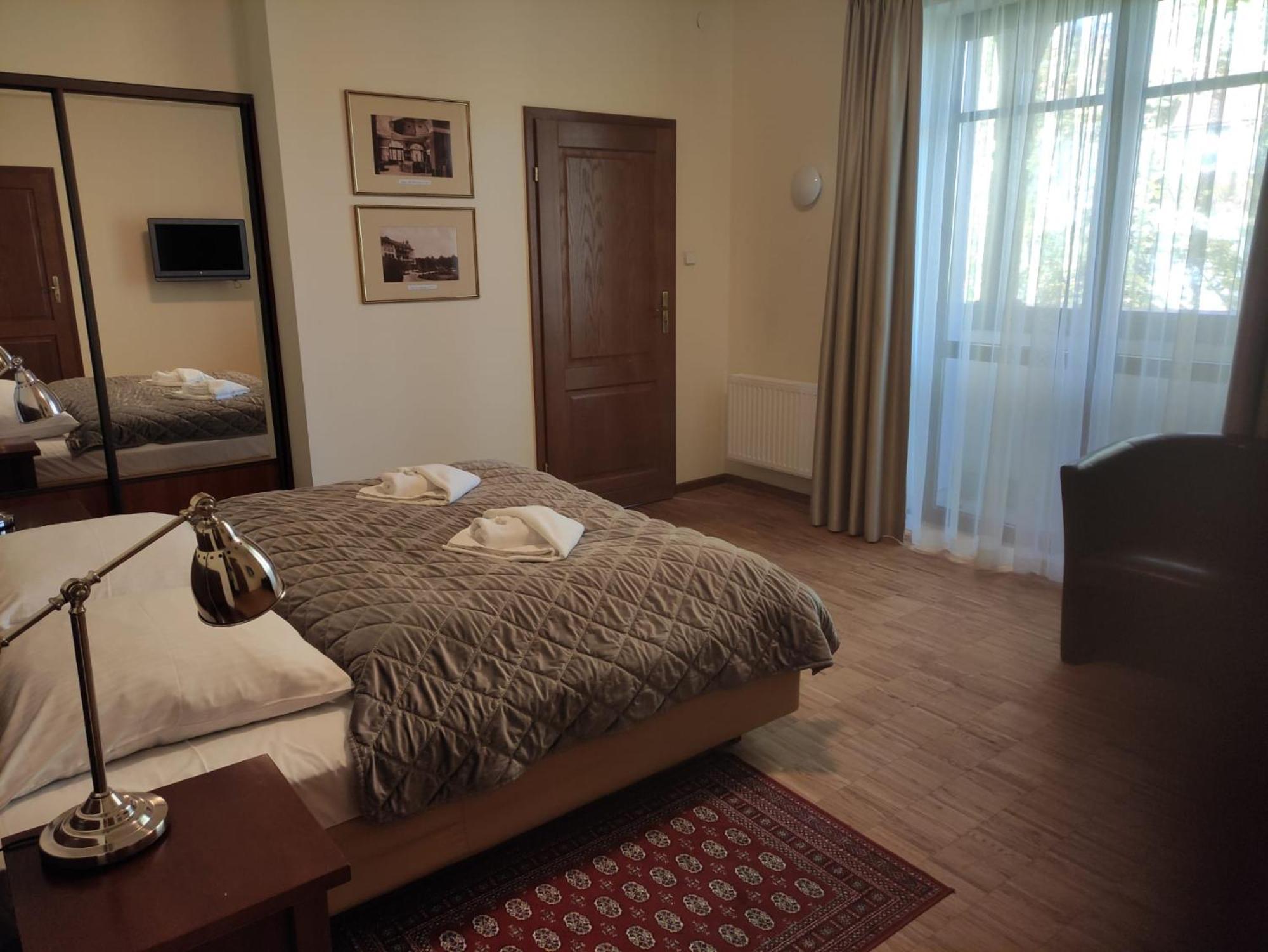 Jasny Dwor Hotel โปลานิซา-สดรอยจ์ ภายนอก รูปภาพ