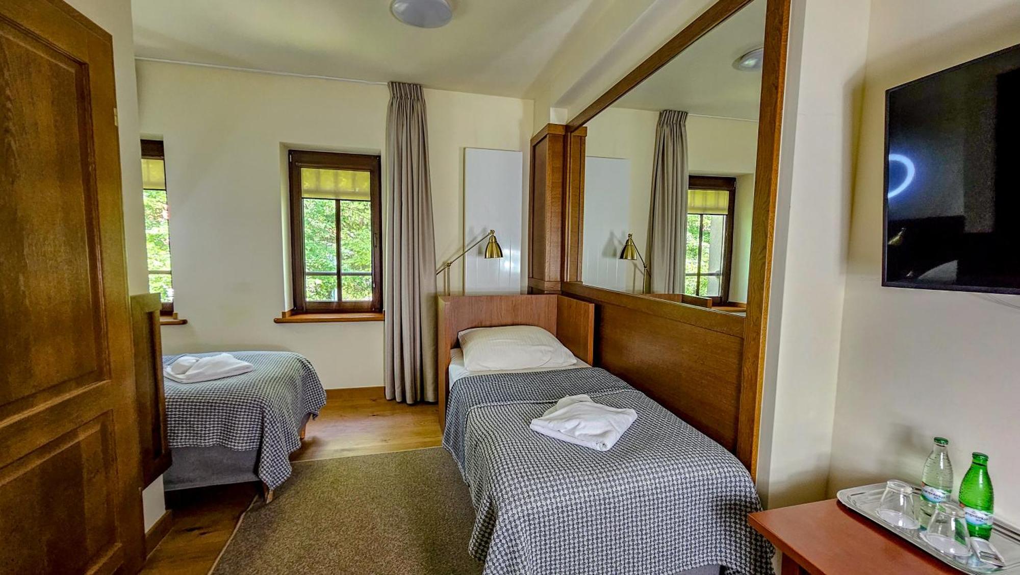 Jasny Dwor Hotel โปลานิซา-สดรอยจ์ ภายนอก รูปภาพ