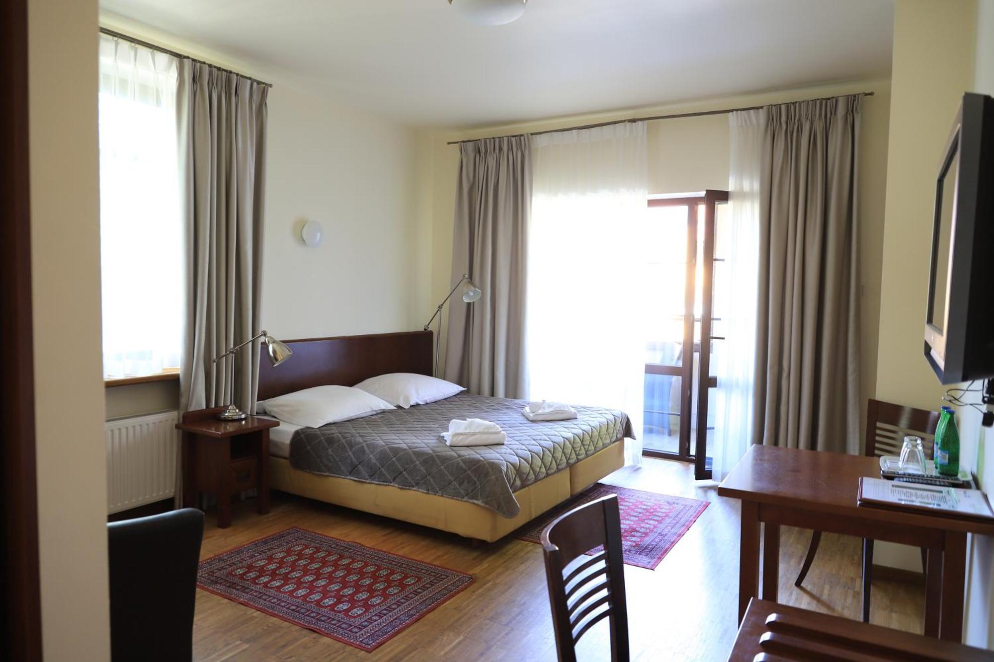 Jasny Dwor Hotel โปลานิซา-สดรอยจ์ ภายนอก รูปภาพ